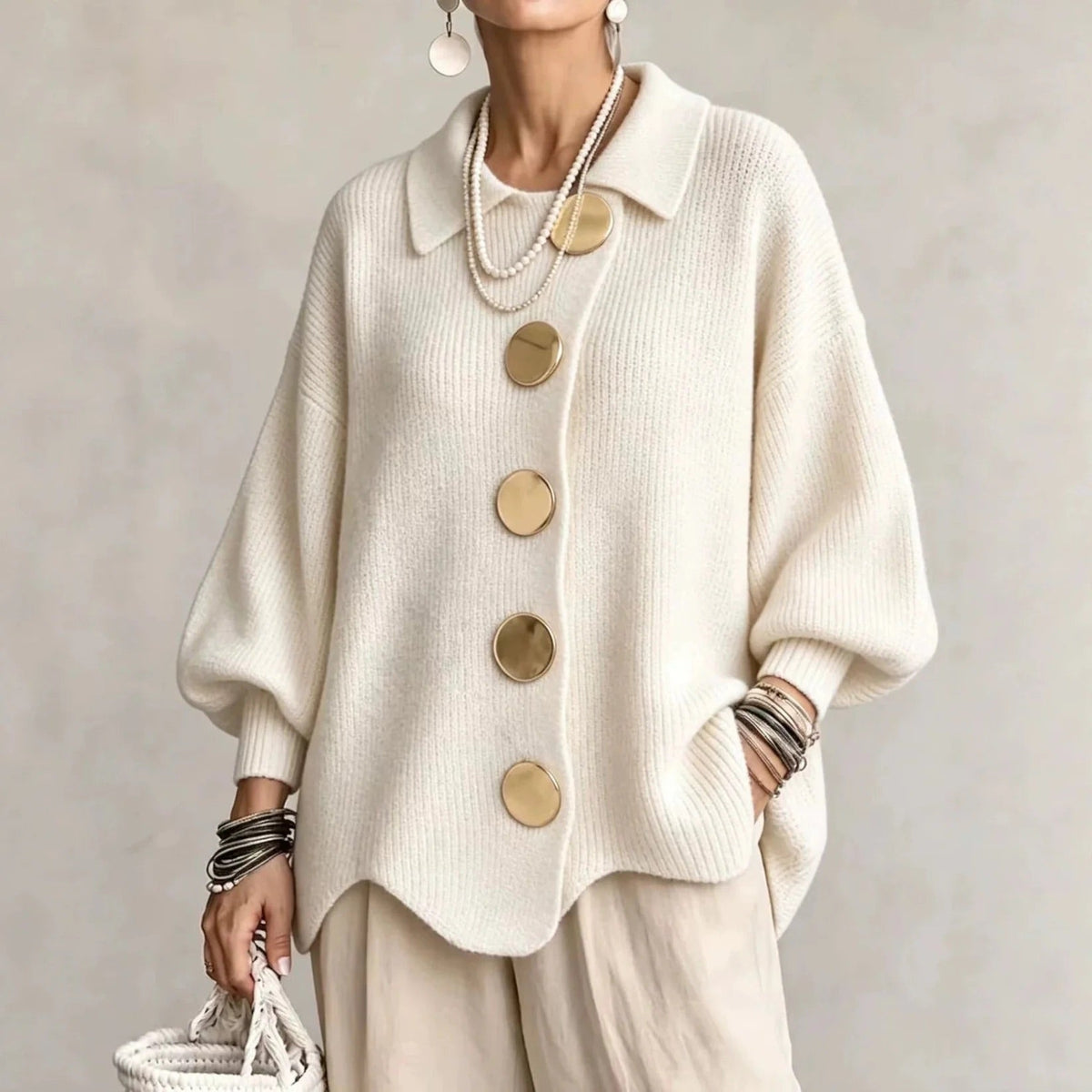 Victoria | Cárdigan Oversize con Cuello y Botones Dorados